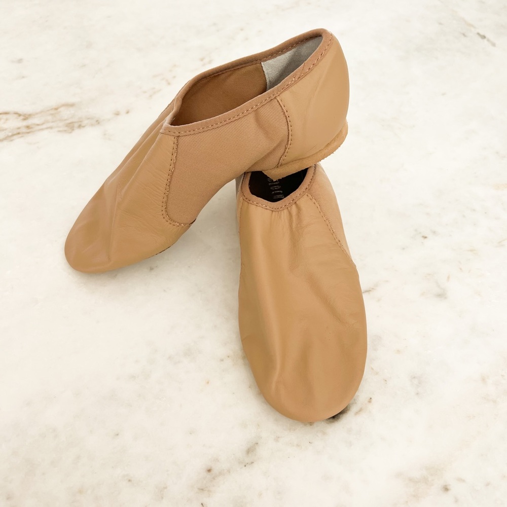 Bloch jazz dance shoes Size 6 (tan)